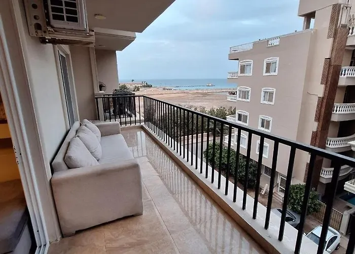 Comfortable Near The Sea Apartman *